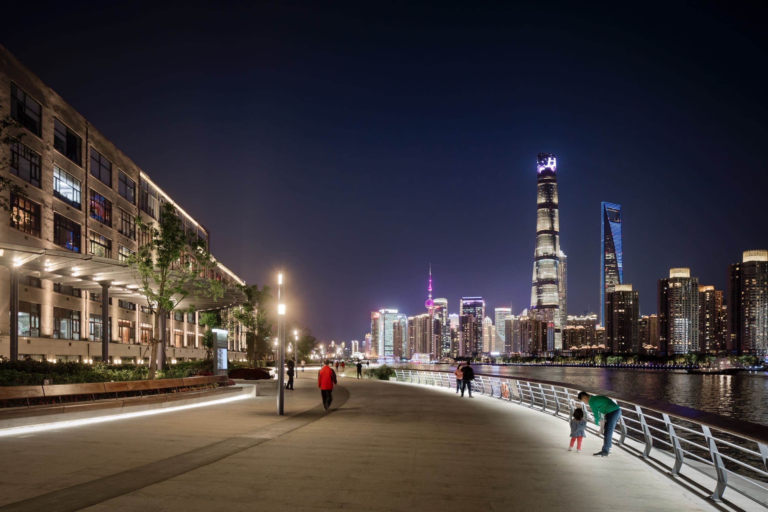 South Bund Waterfront Development — Shanghái, China: iluminación, vista 2 de 3, de Lichtvision