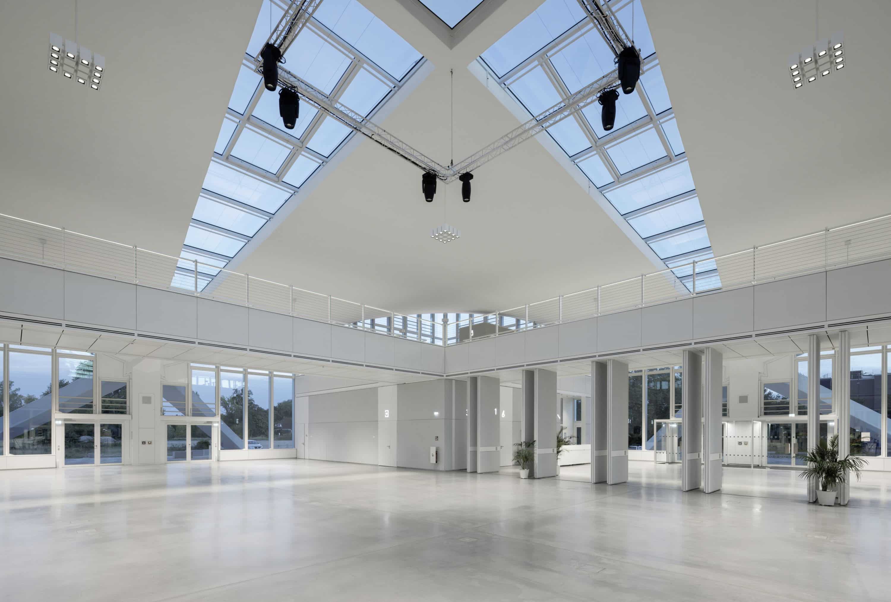 Hyparschale Magdeburg — Magdeburg, Germany: lighting design view 3 of 7, by Lichtvision