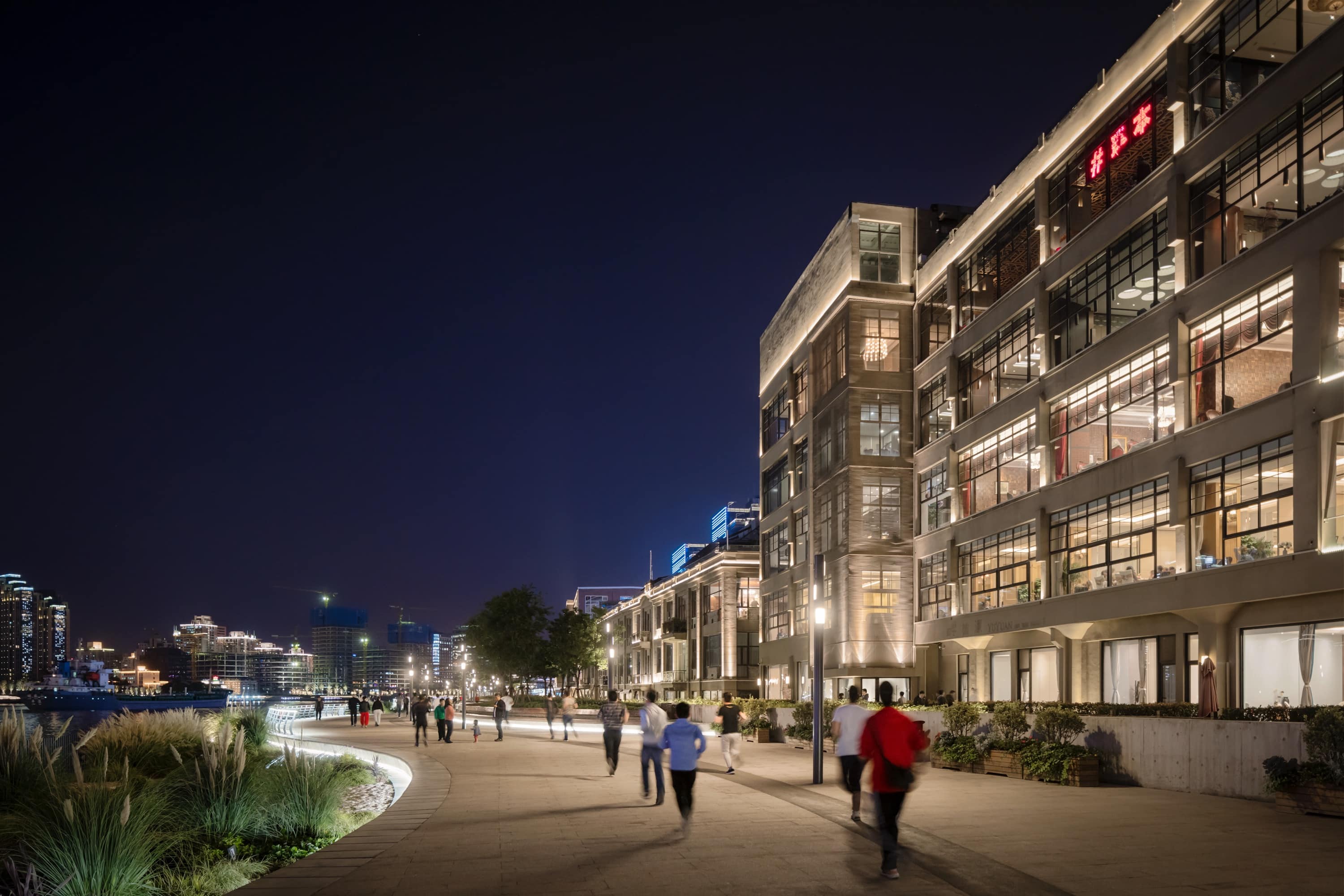 South Bund Waterfront Development — Shanghái, China: iluminación, vista 3 de 3, de Lichtvision