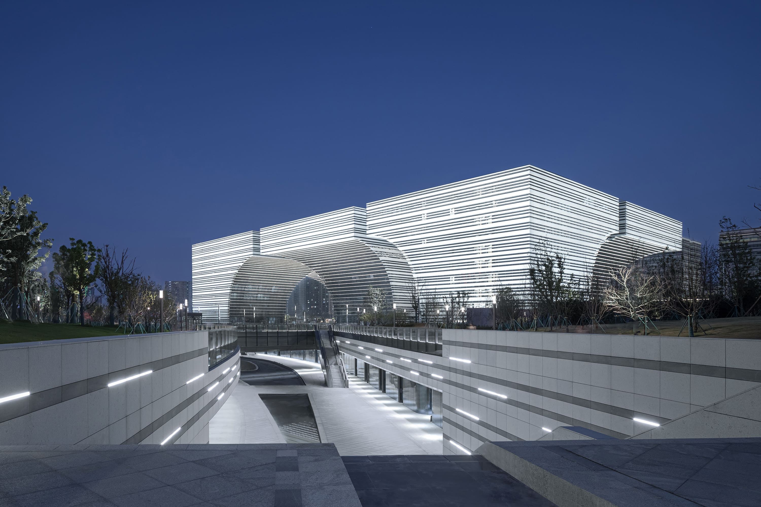 Changzhou Culture Plaza — Changzhou, China: iluminación, vista 3 de 6, de Lichtvision