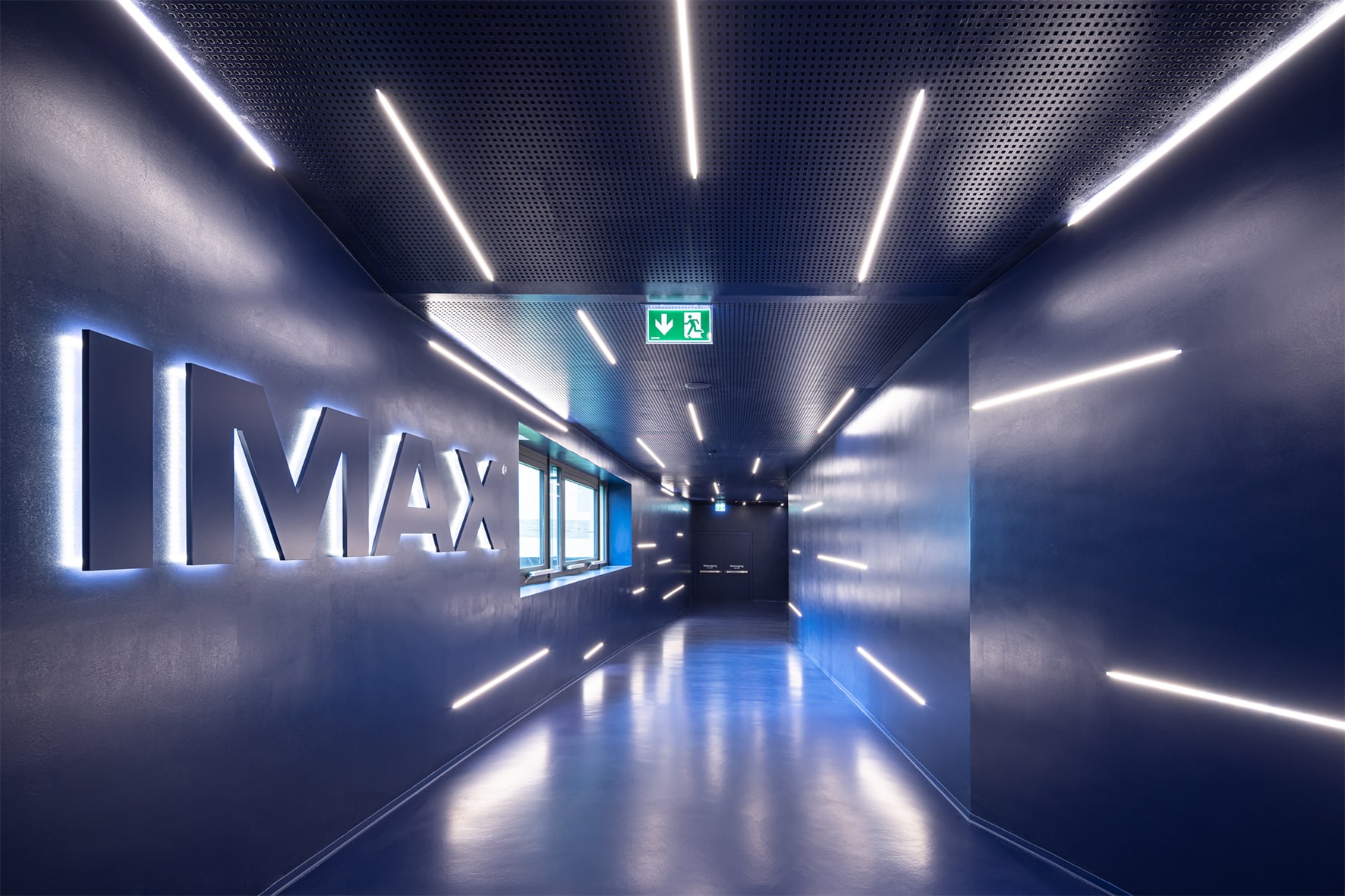Blue Cinema Chur — Chur, Suiza: iluminación, vista 4 de 9, de Lichtvision