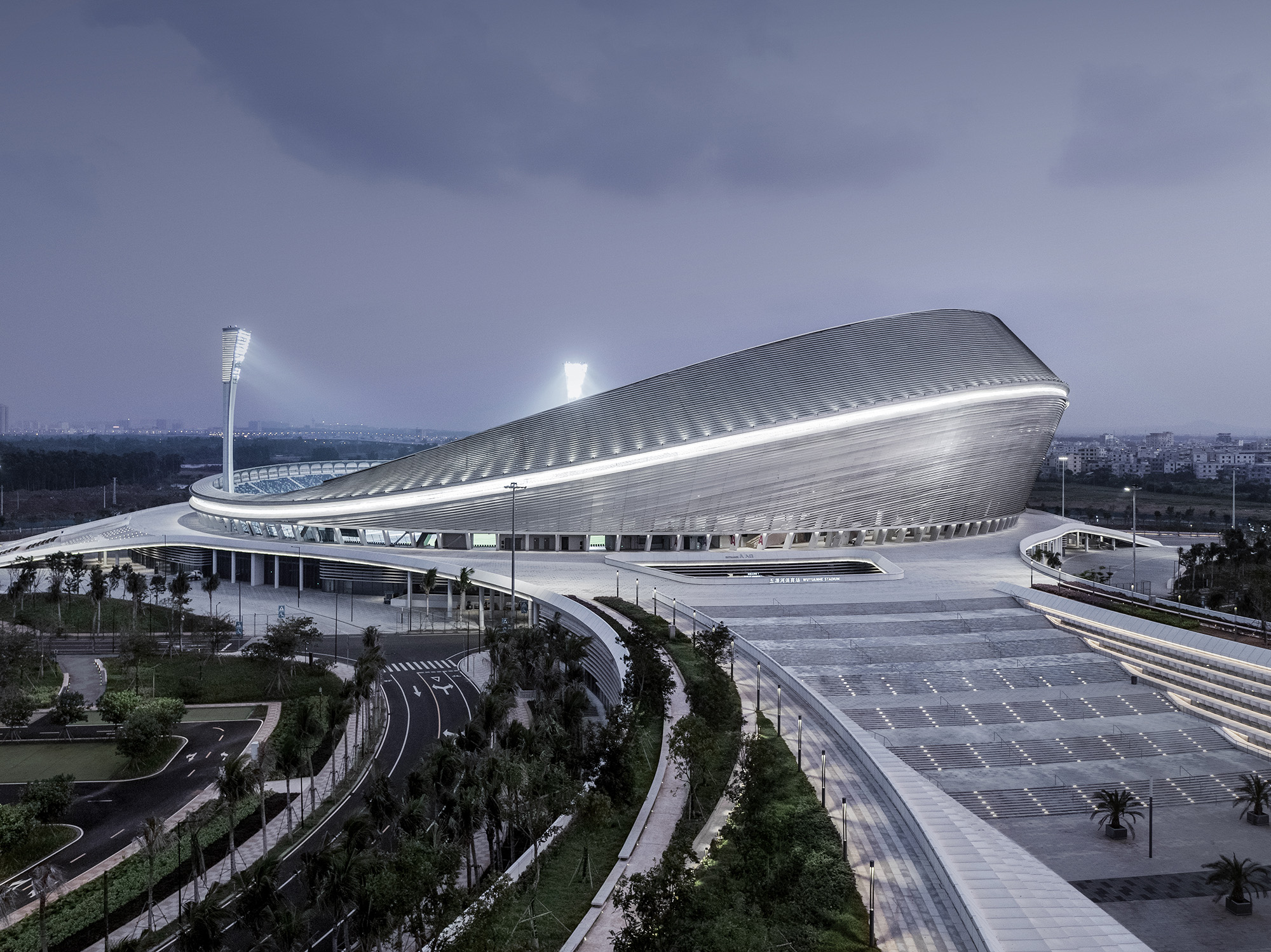 Wuyuanhe Stadium — Haikou, China: diseño de iluminación arquitectónica de Lichtvision (arquitectura de gmp Architekten)