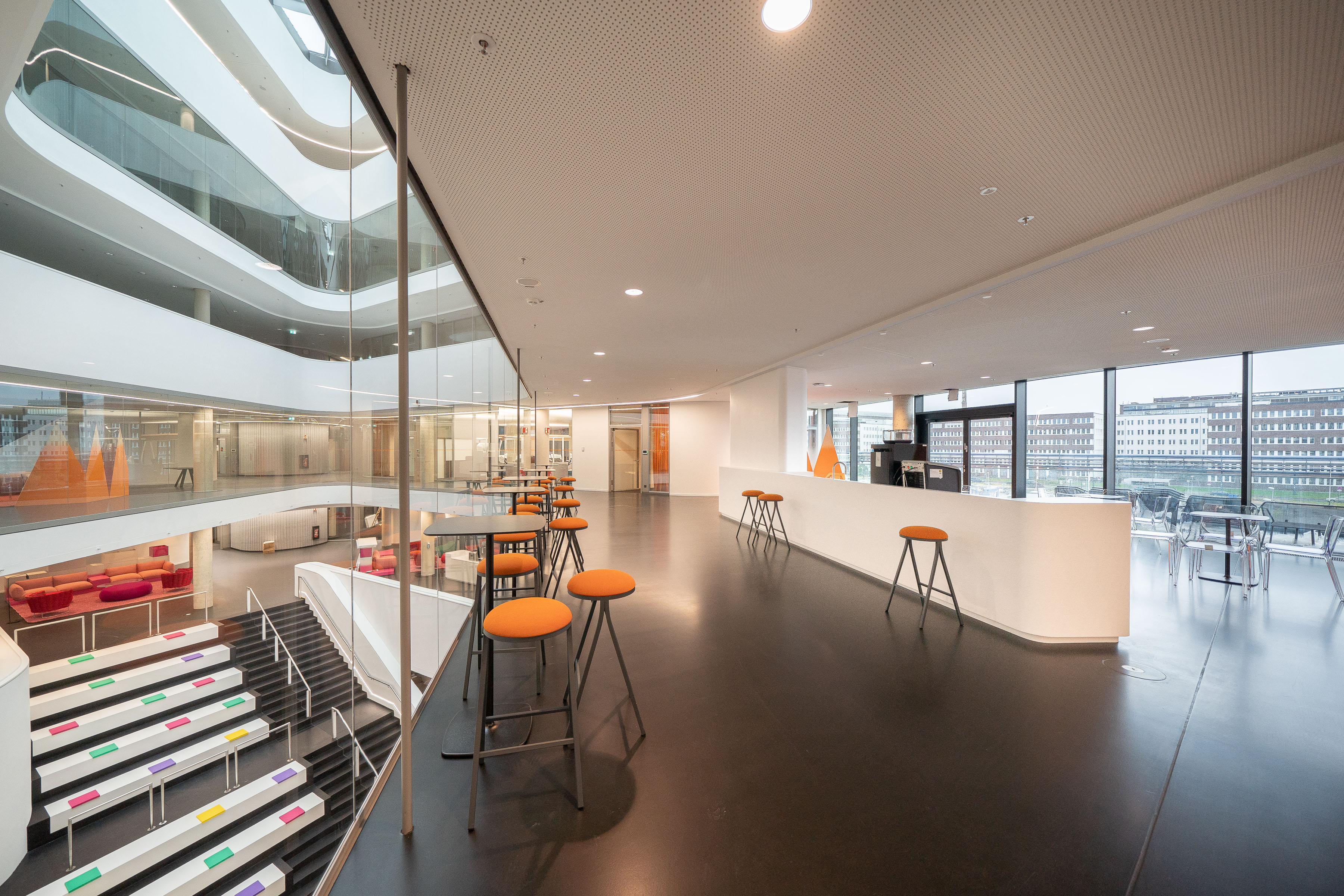 Covestro Headquarters — Leverkusen, Alemania: iluminación, vista 6 de 8, de Lichtvision