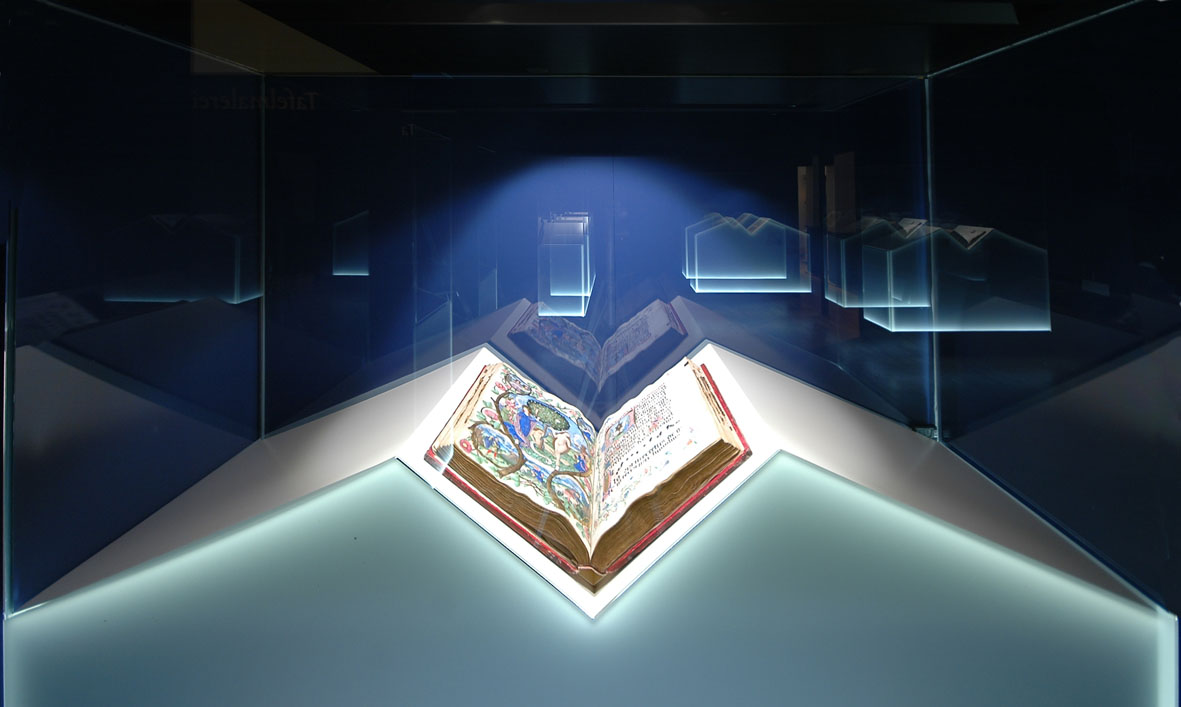 Berthold Furtmeyr Exhibition — Regensburg, Deutschland: Lichtplanung, Ansicht 2 von 6, von Lichtvision