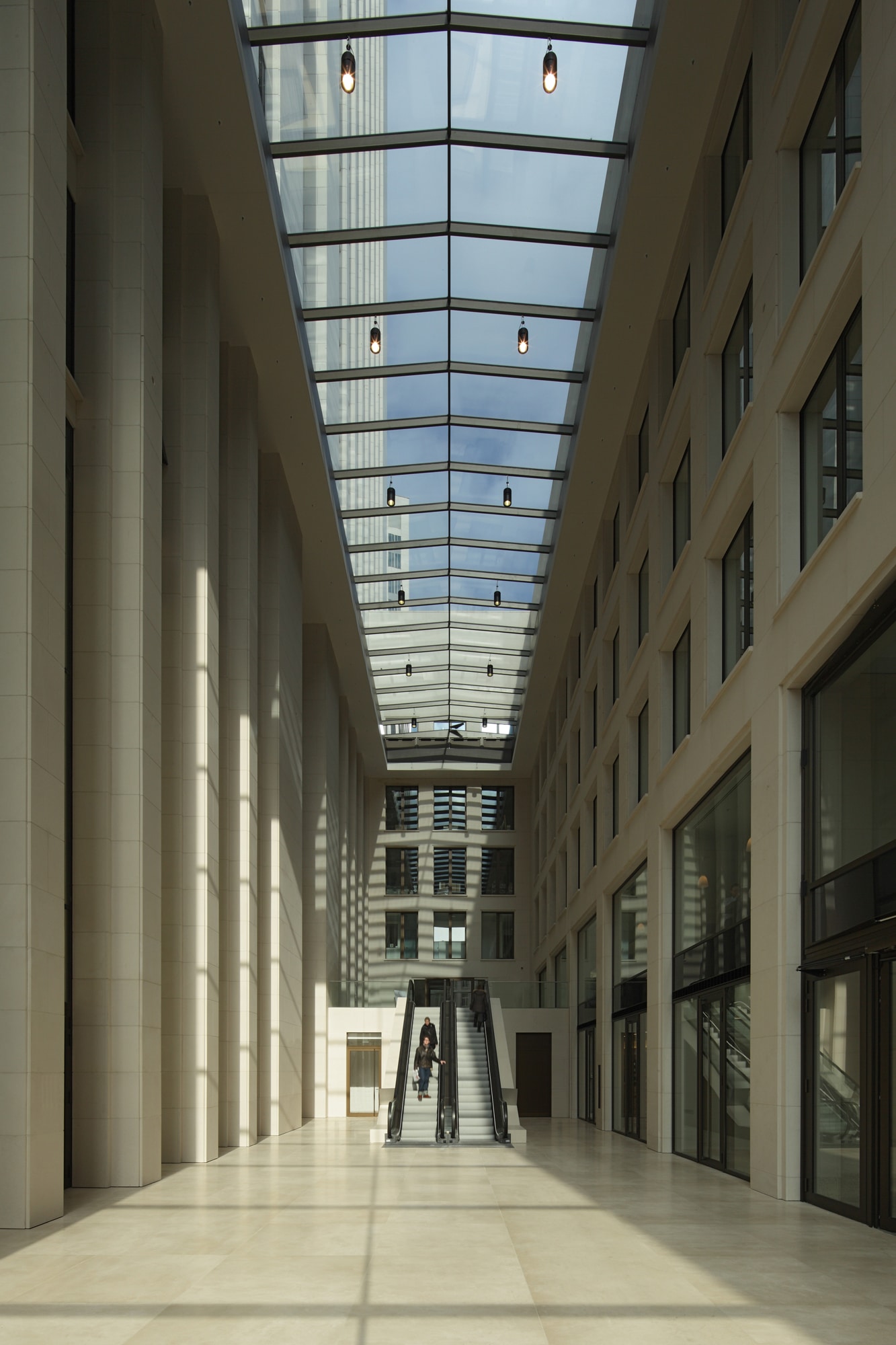 Opernturm Frankfurt — Frankfurt, Germany: lighting design view 7 of 8, by Lichtvision