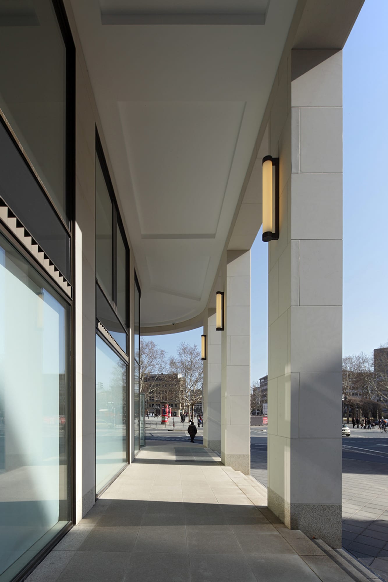 Opernturm Frankfurt — Frankfurt, Germany: lighting design view 8 of 8, by Lichtvision