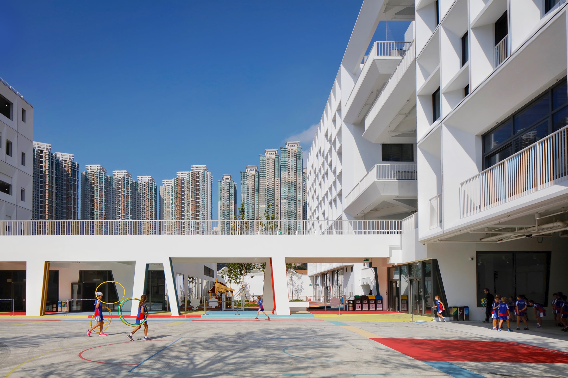 French International School — Hong Kong, China: iluminación, vista 4 de 11, de Lichtvision