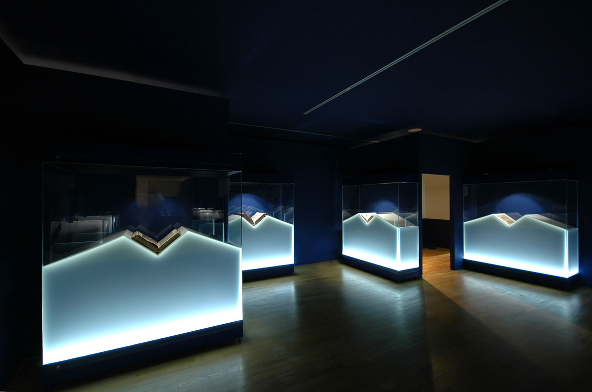 Berthold Furtmeyr Exhibition — Regensburg, Deutschland: Lichtplanung, Ansicht 5 von 6, von Lichtvision