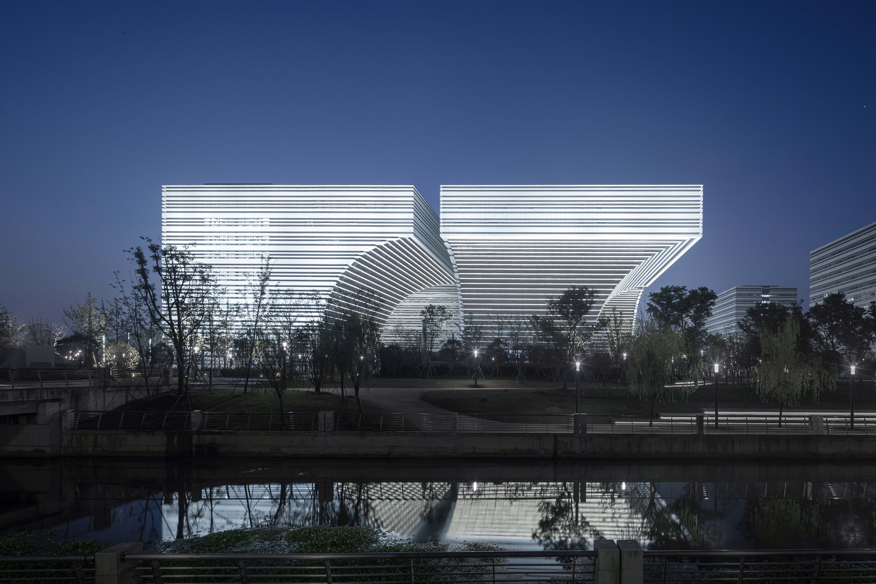 Changzhou Culture Plaza — Changzhou, China: iluminación, vista 5 de 6, de Lichtvision