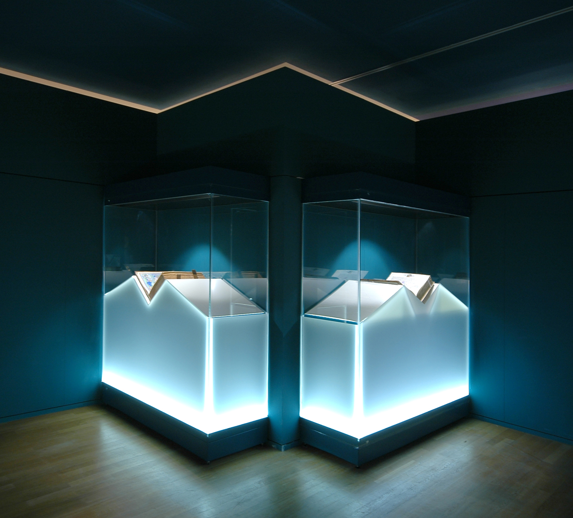 Berthold Furtmeyr Exhibition — Regensburg, Alemania: diseño de iluminación arquitectónica de Lichtvision (arquitectura de Tillmann Wagner Architekten)