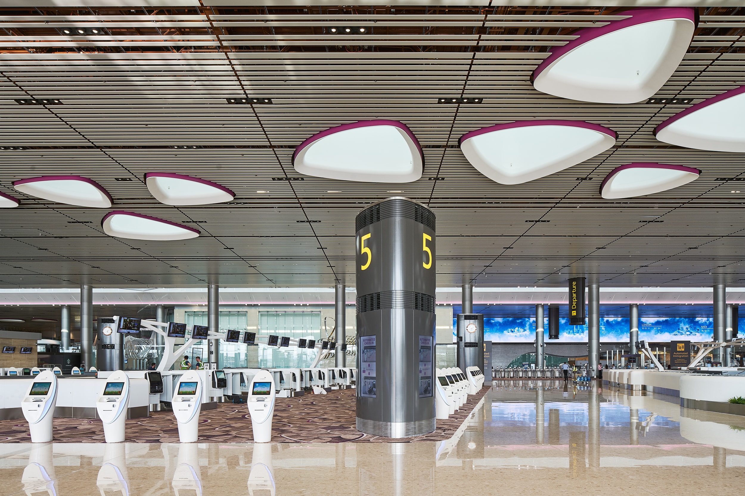 Terminal 4 Changi Airport — Singapur: iluminación, vista 8 de 8, de Lichtvision
