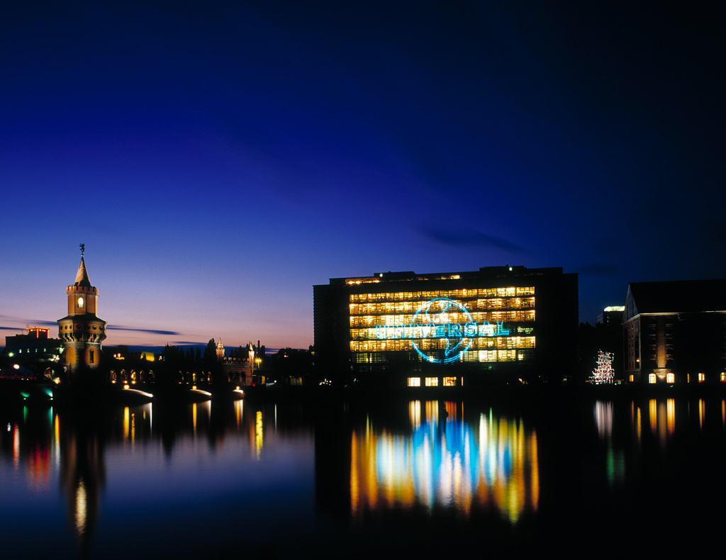 Universal Music Headquarter — Berlin, Germany: architectural lighting design by Lichtvision (architecture by Aukett + Heese)