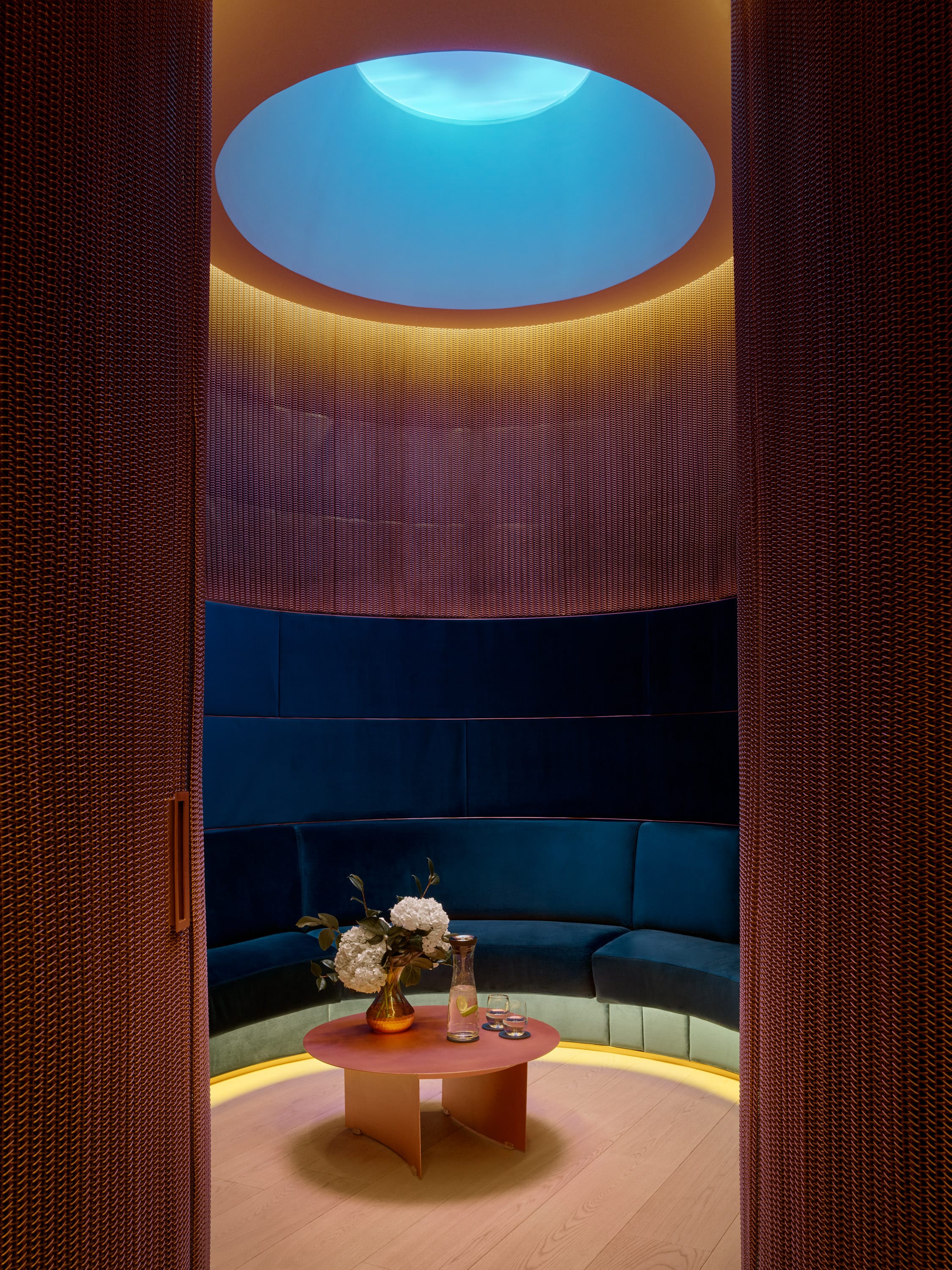 AUGUSTINUS BADER x LANSERHOF — London, United Kingdom: lighting design view 5 of 9, by Lichtvision