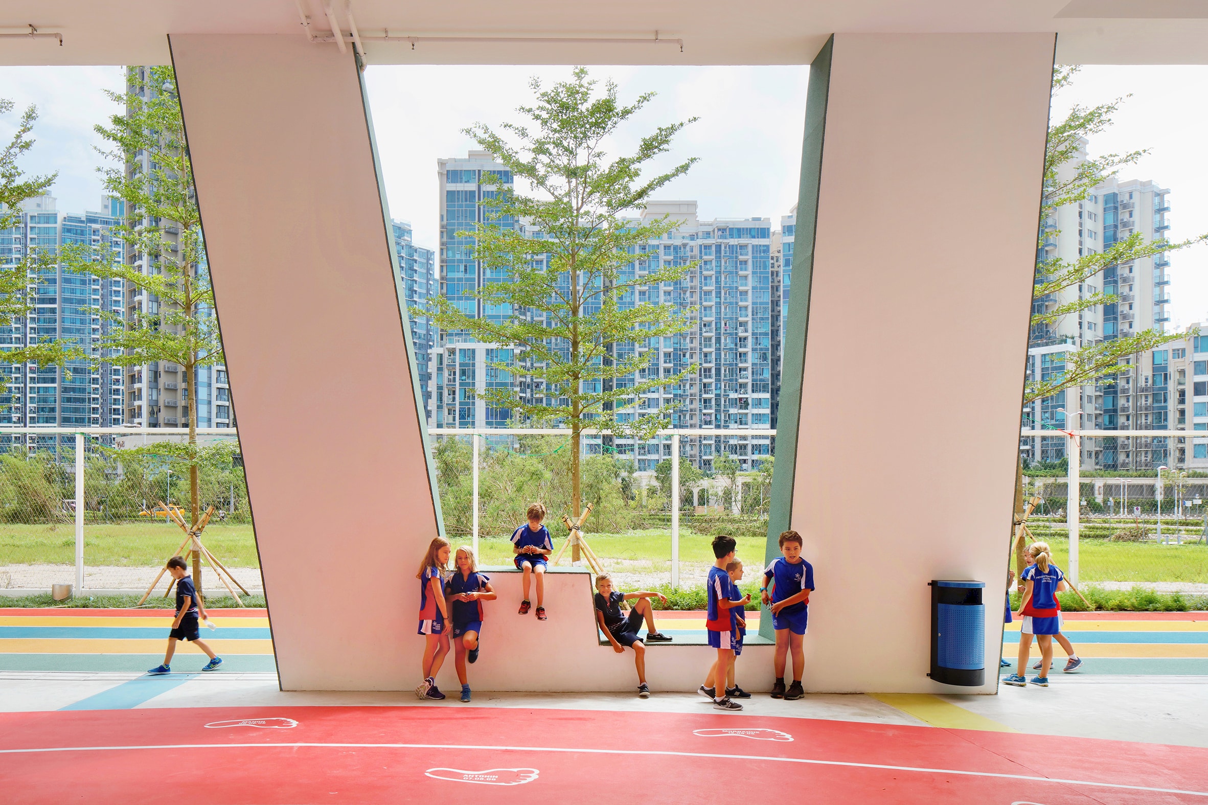 French International School — Hong Kong, China: iluminación, vista 8 de 11, de Lichtvision